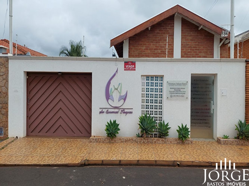 CASA COM ÓTIMA LOCALIZAÇÃO NO JARDIM SÃO CARLOS