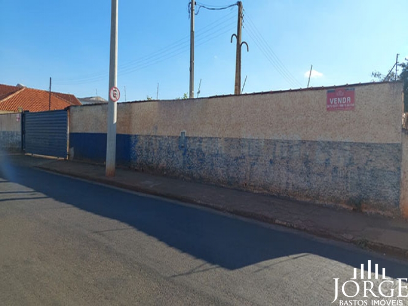 TERRENO NO CENTRO, IDEAL PARA COMÉRCIO