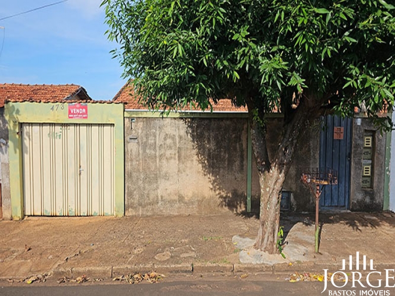 Casa com ótima Localização 