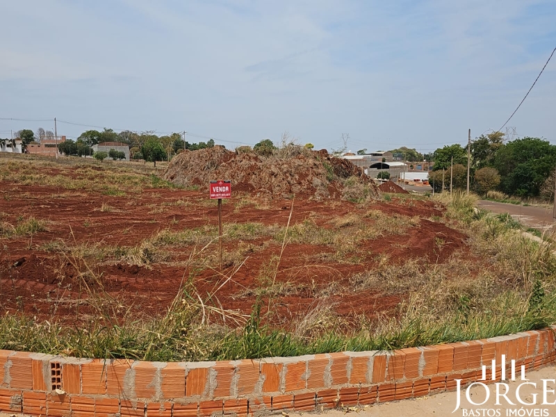 TERRENO DE ESQUINA NO CMDO 