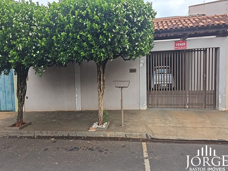 Casa com Ótima Localização no Jardim Santa Cecília