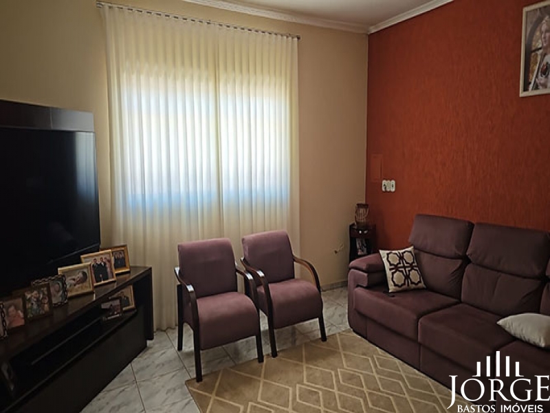 Casa com Ótima Localização no Jardim Santa Cecília