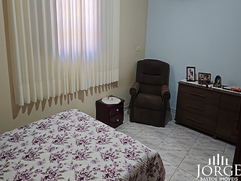 Casa com Ótima Localização no Jardim Santa Cecília