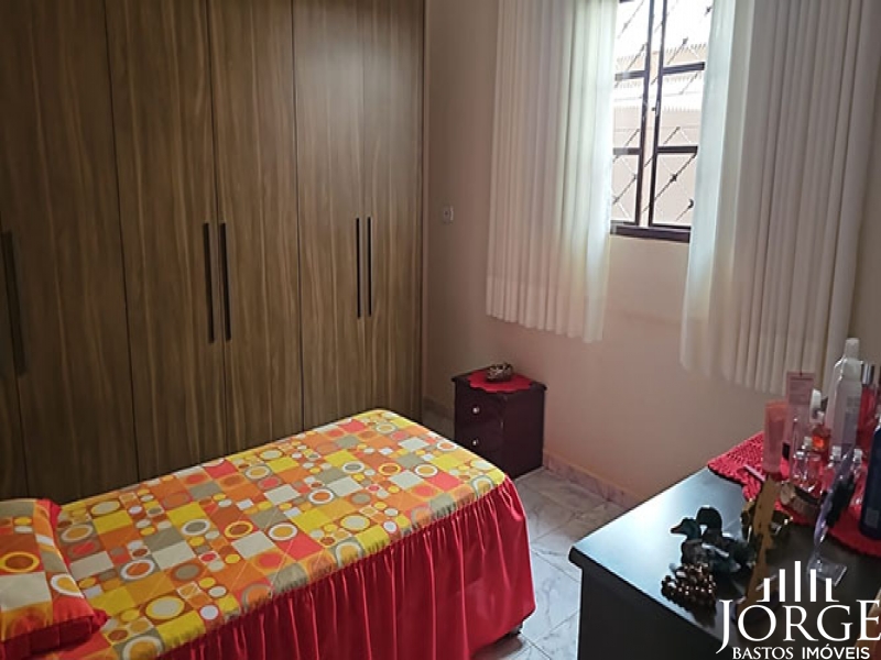 Casa com Ótima Localização no Jardim Santa Cecília