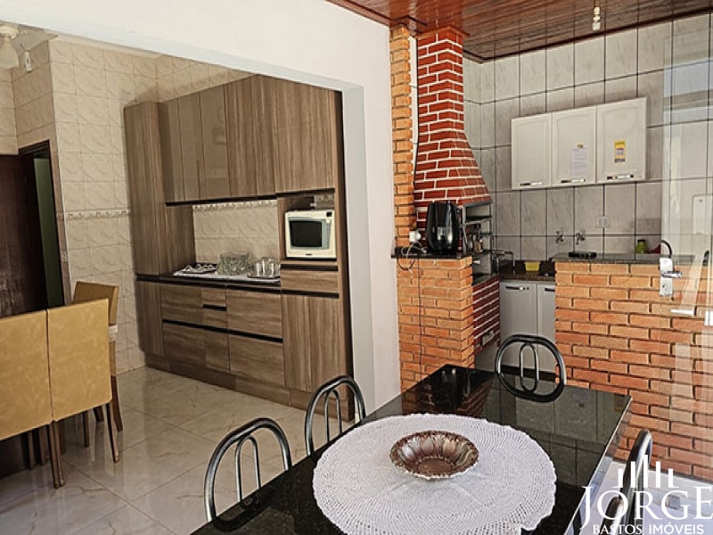 Casa com Ótima Localização no Jardim Santa Cecília