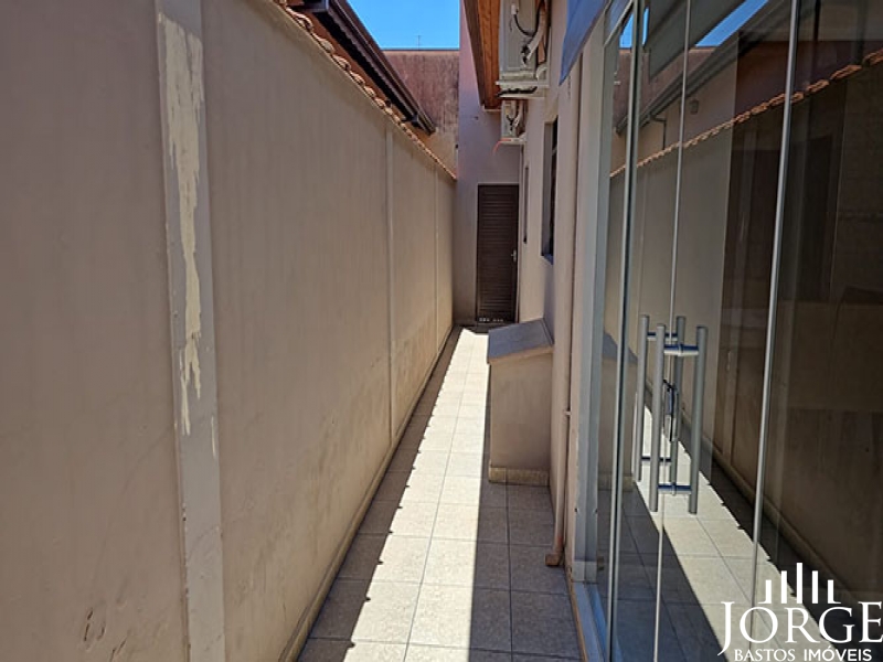 Casa com Ótima Localização no Jardim Santa Cecília