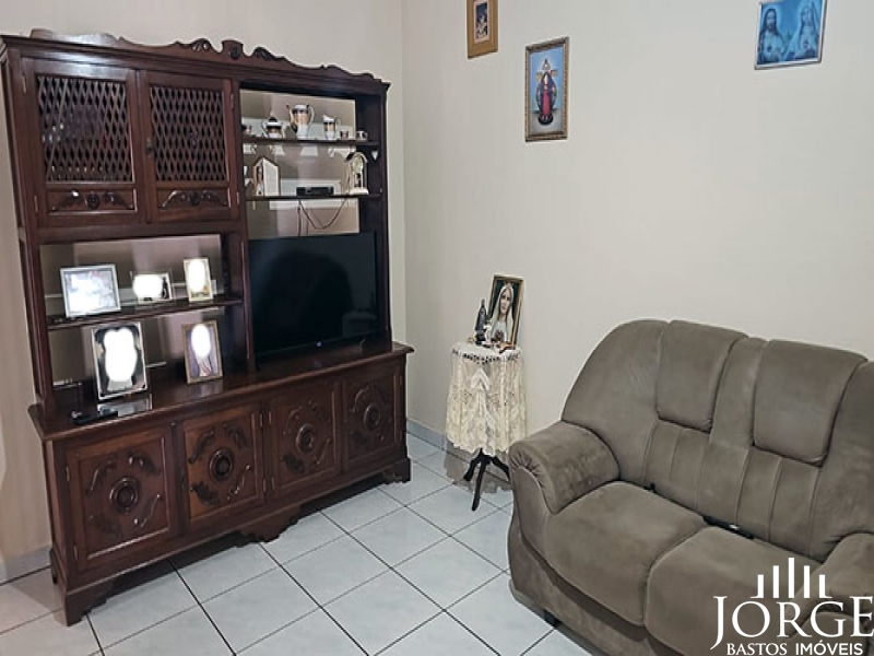 Casa com uma excelente localização no Jardim Centenário