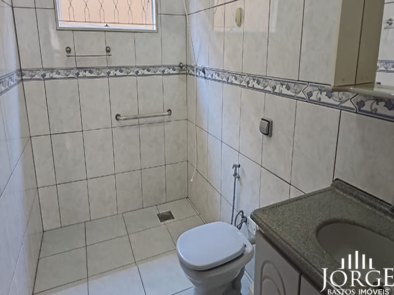 Casa com uma excelente localização no Jardim Centenário