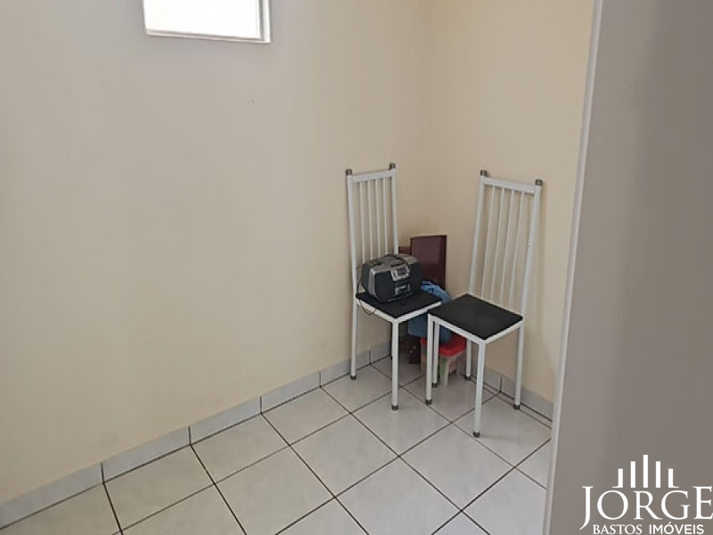 Casa com uma excelente localização no Jardim Centenário