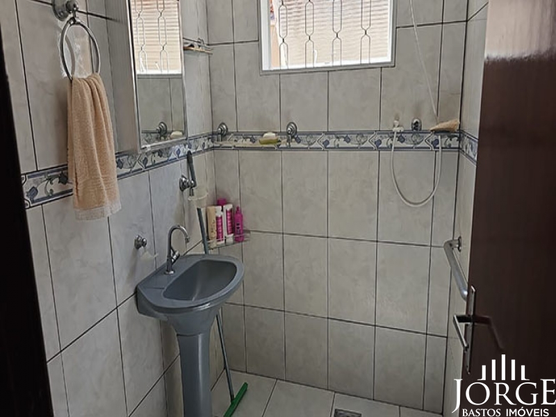 Casa com uma excelente localização no Jardim Centenário