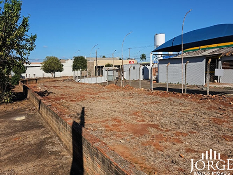 EXCELENTE TERRENO NO JARDIM MARIA MORO